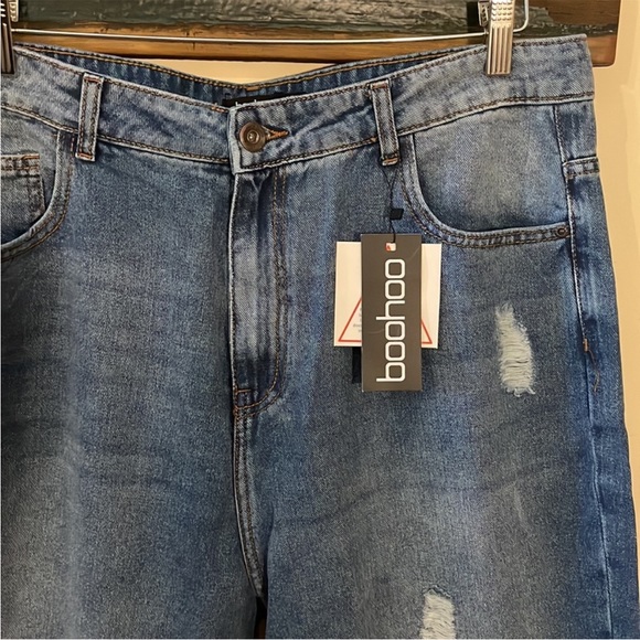 Boohoo Ripped Distressed High Waist Mom Jean Size 14 - Picture 8 of 16